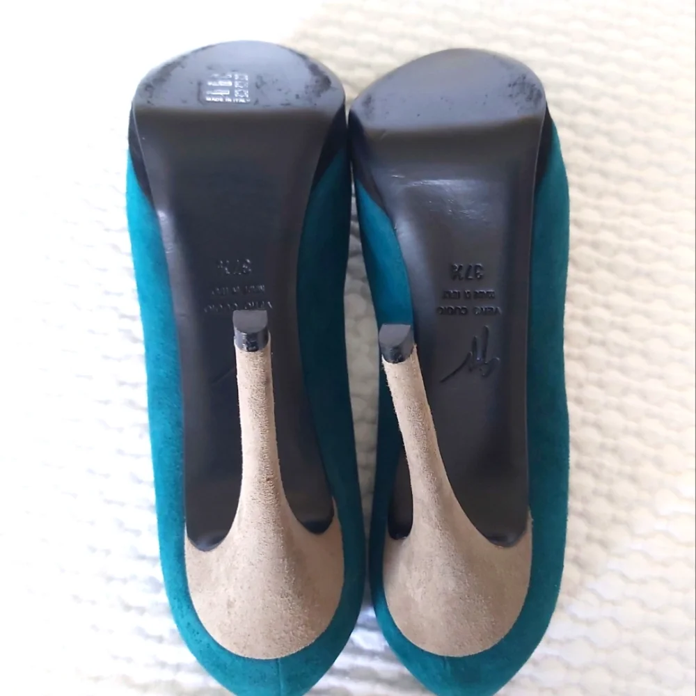 Giuseppe Zanotti Suede Platform Pumps - Picture 15 of 15